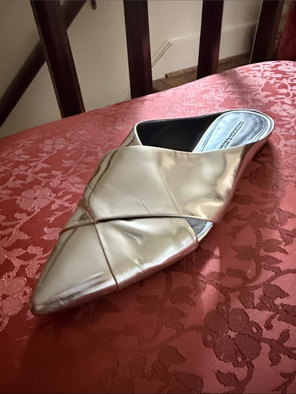 SIGERSON MORRISON GORGEOUS METALLIC SILVER CROSSOVER MIRRORED LEATHER MULES